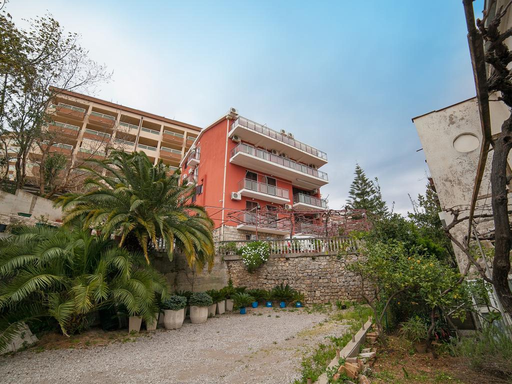 Private Accommodation Ivanovic Tivat Exterior photo