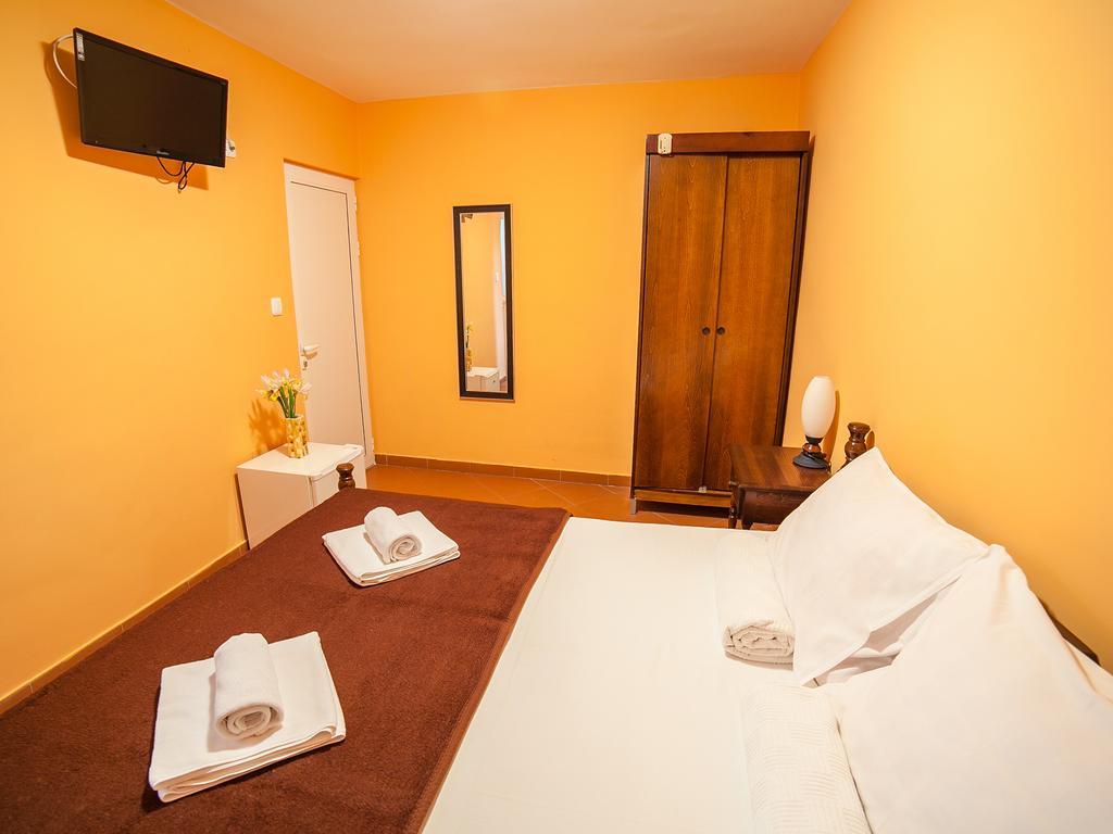 Private Accommodation Ivanovic Tivat Room photo