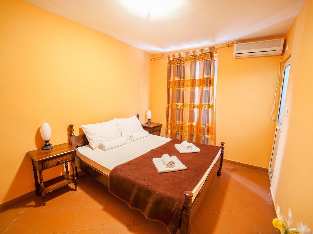 Private Accommodation Ivanovic Tivat Room photo