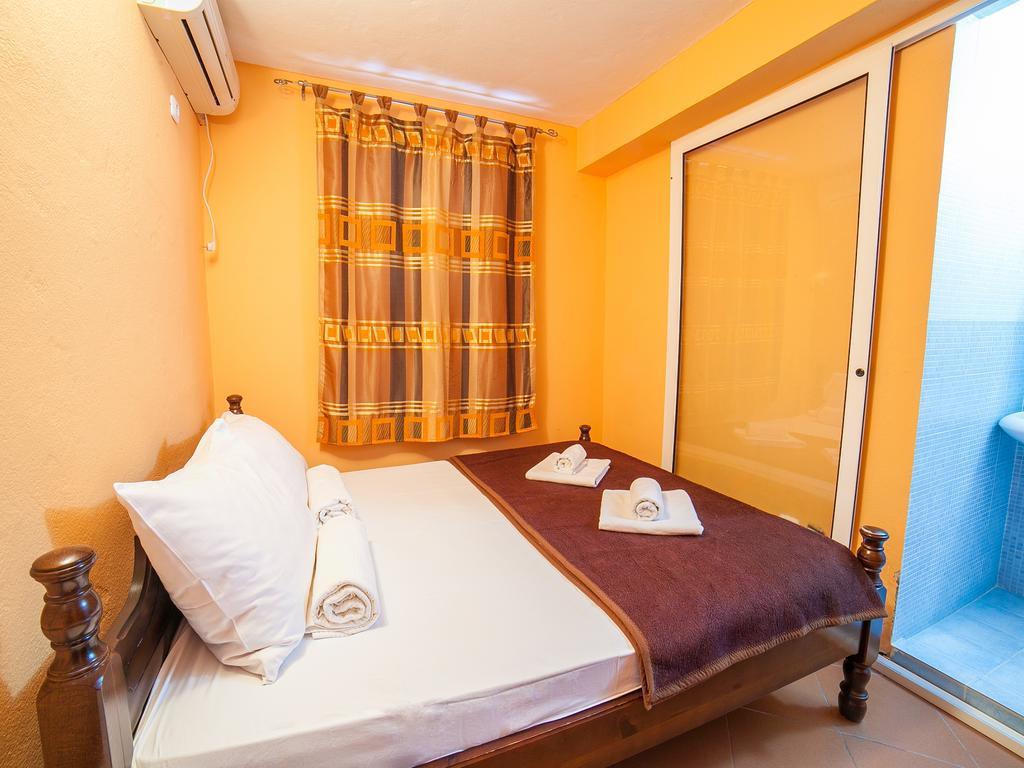 Private Accommodation Ivanovic Tivat Room photo