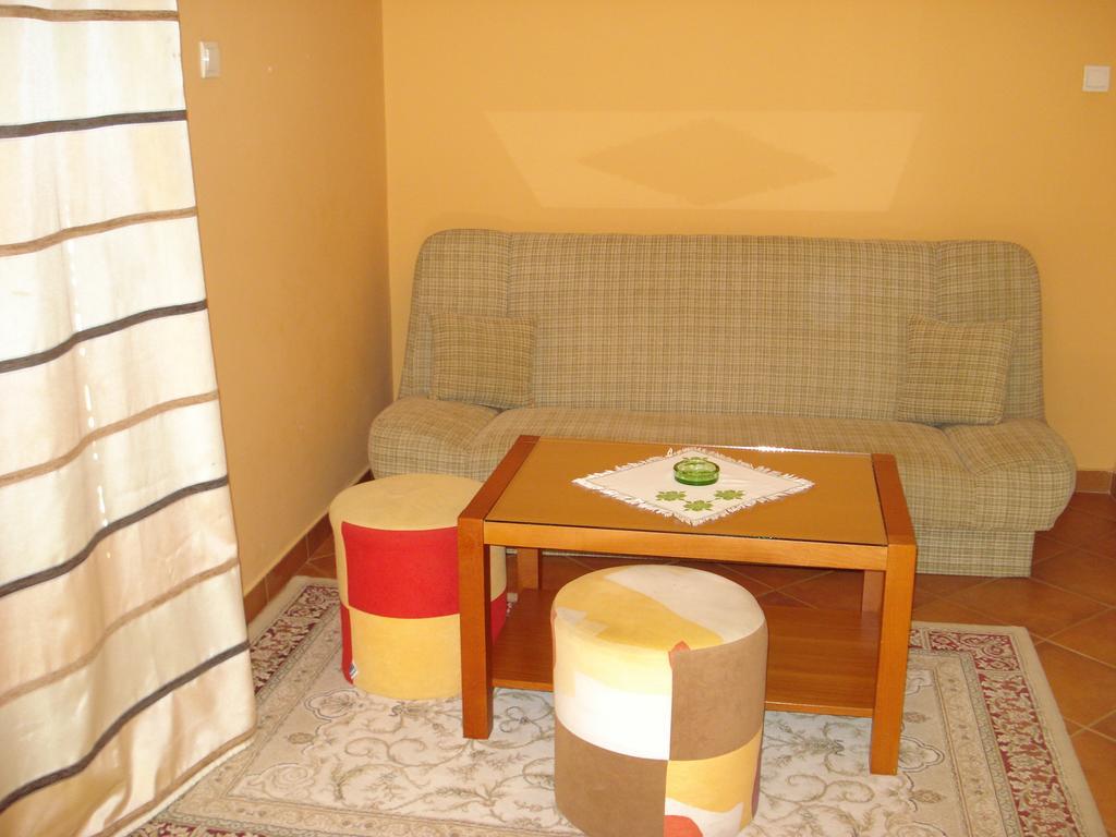 Private Accommodation Ivanovic Tivat Room photo