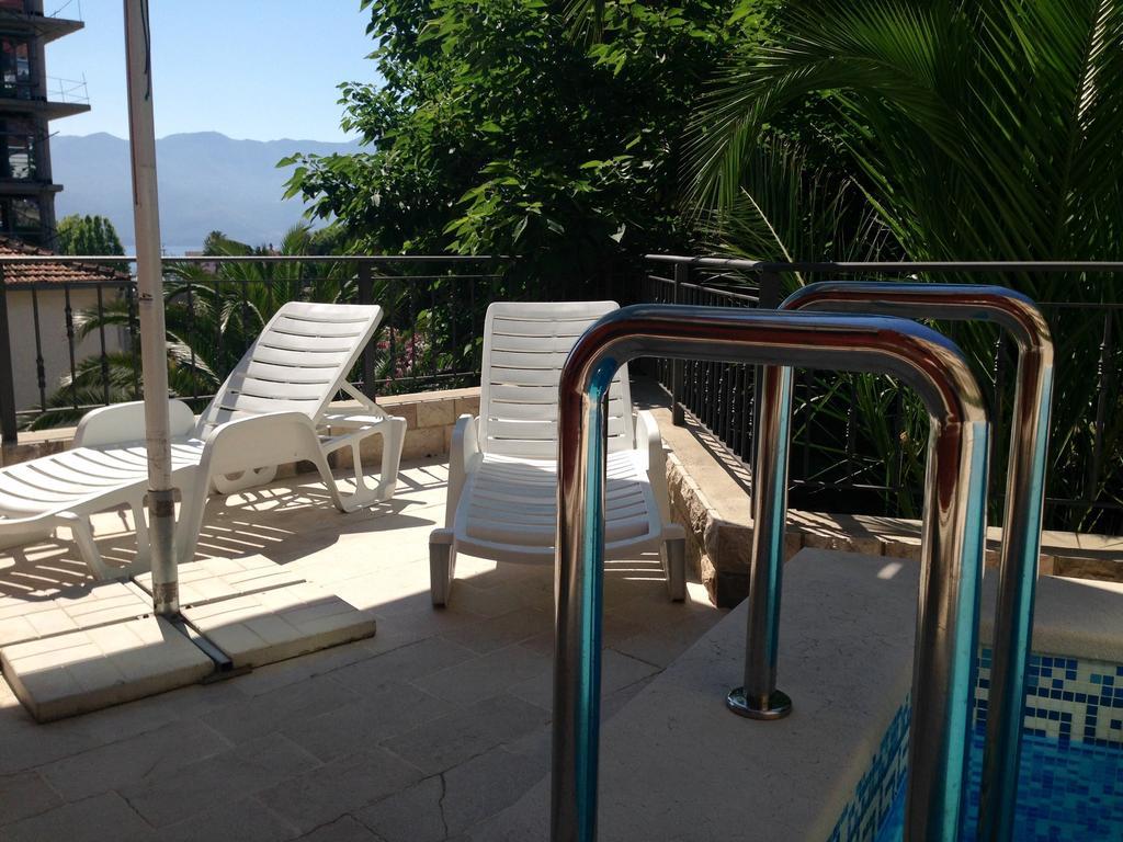 Private Accommodation Ivanovic Tivat Exterior photo